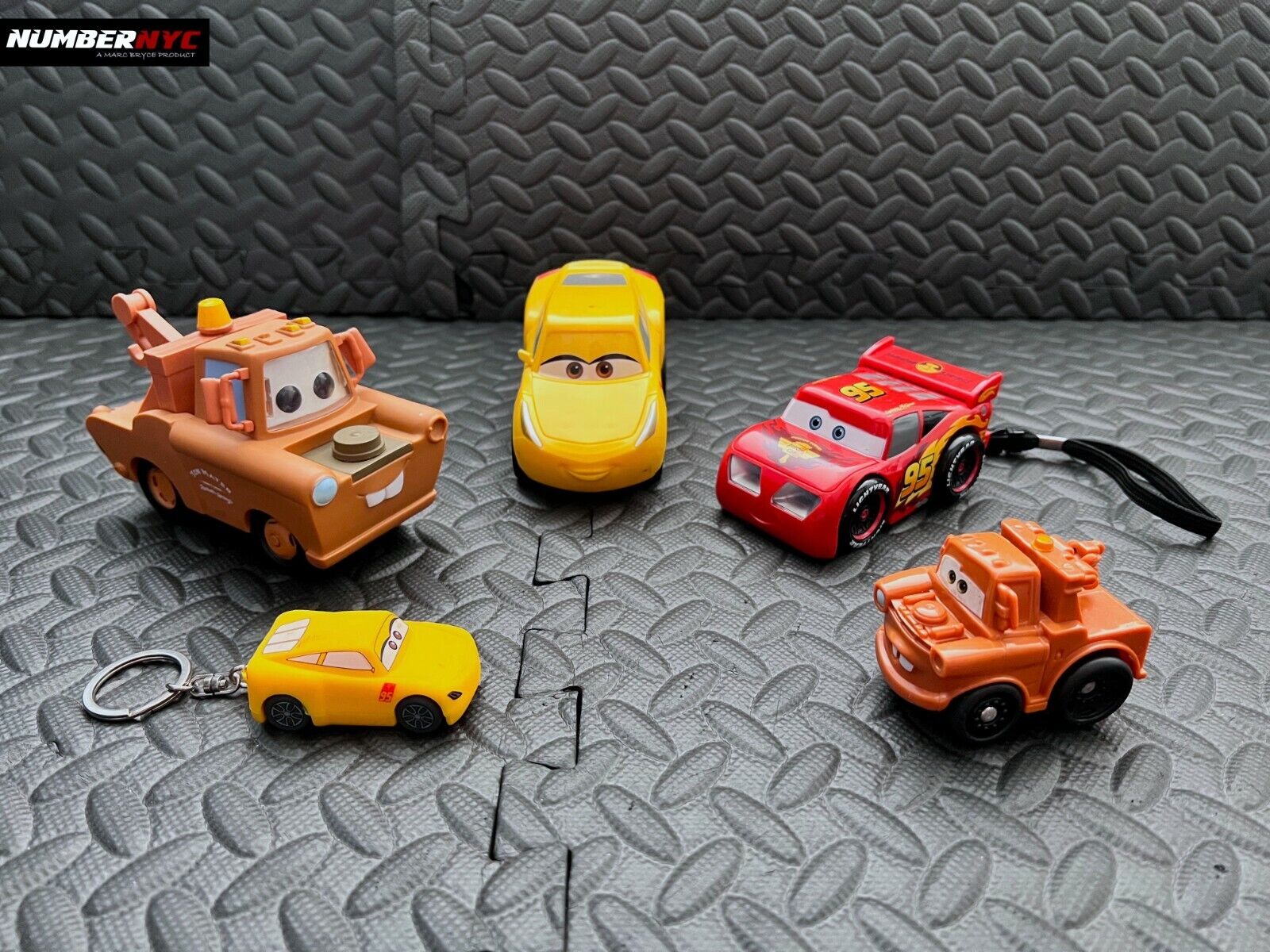 Hmwy-disney Pixar Cars 2 3 Lightning Mcqueen Toys(cruz)