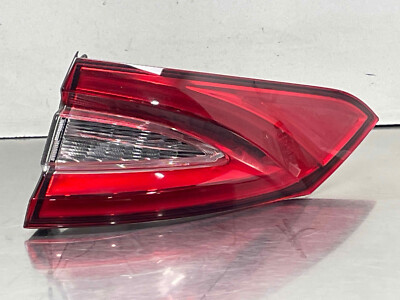 19 Maserati Levante OEM Right Hand Passengers Side Rear Tail Light Lamp 20670206