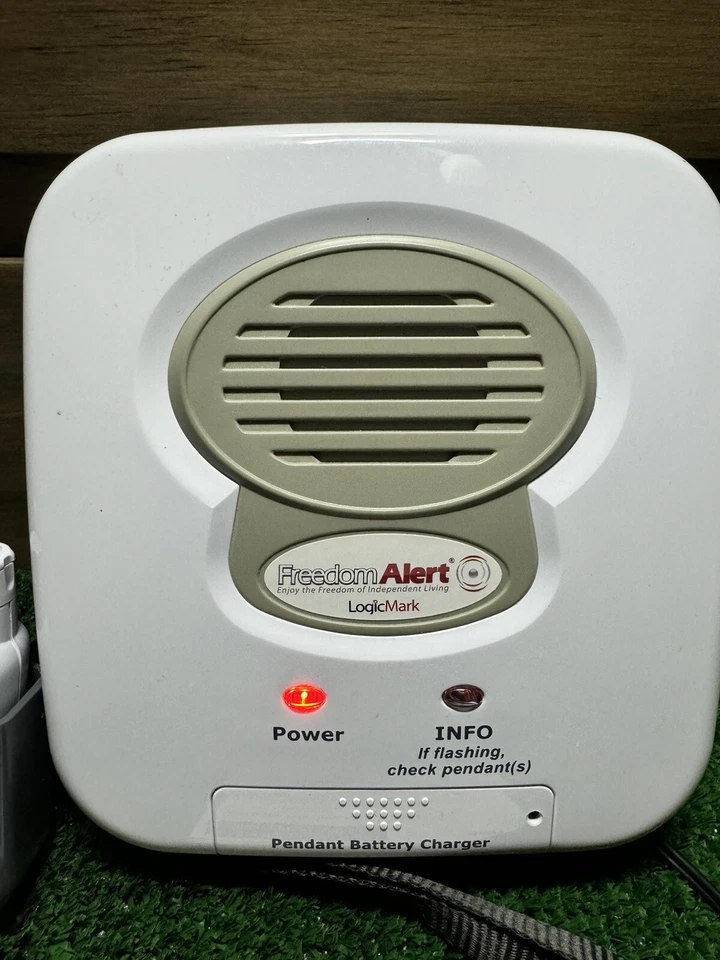 LogicMark Freedom Alert 语音紧急基站型号 #35911 和吊坠 — 第 4/4 张图片