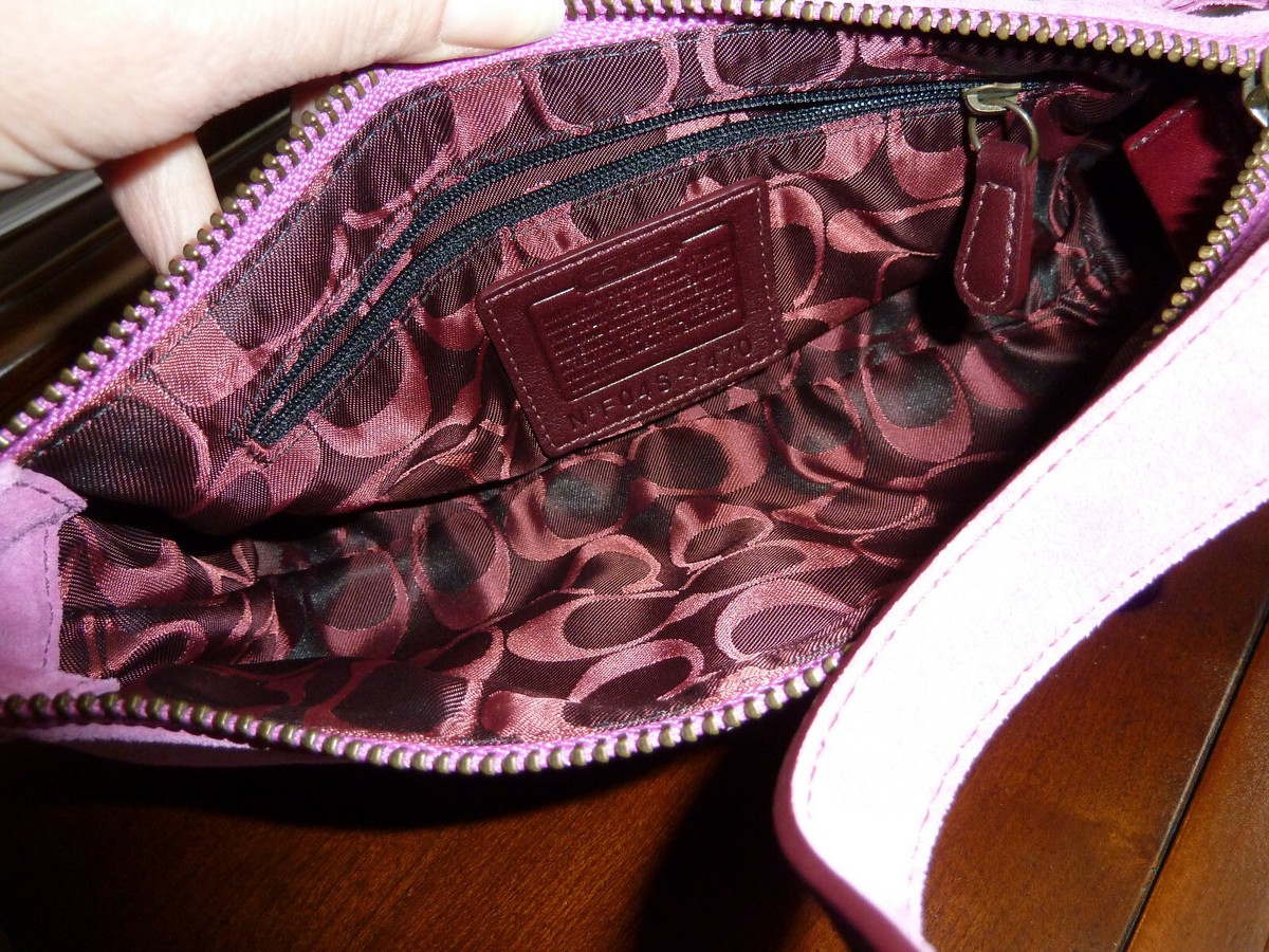 COACH HAMPTONS DEMI PINK SUEDE BAGUETTE 7470 RETAIL $168 EUC 