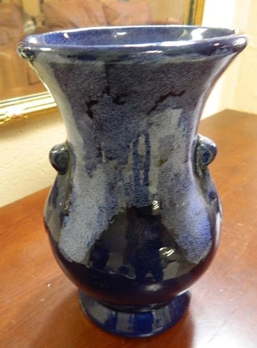 Vintage McCoy Pottery MCM Cobalt Blue Frosted Trophy Handle Vase 8”