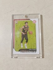 2018-2019 Panini HOOPS Trae Young Rookie Card. rookie card picture