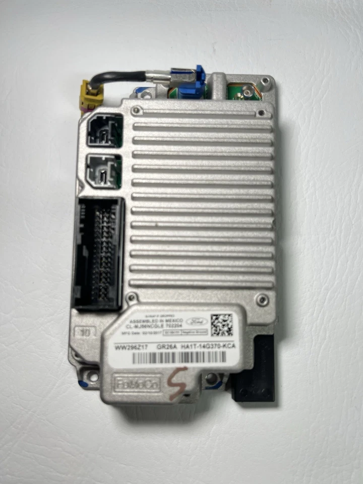 2016-2018 LINCOLN MKX 8" SCREEN RADIO SYNC APIM MODULE SYNC3 OEM HA1T-14G370-KCA - Image 3 of 4