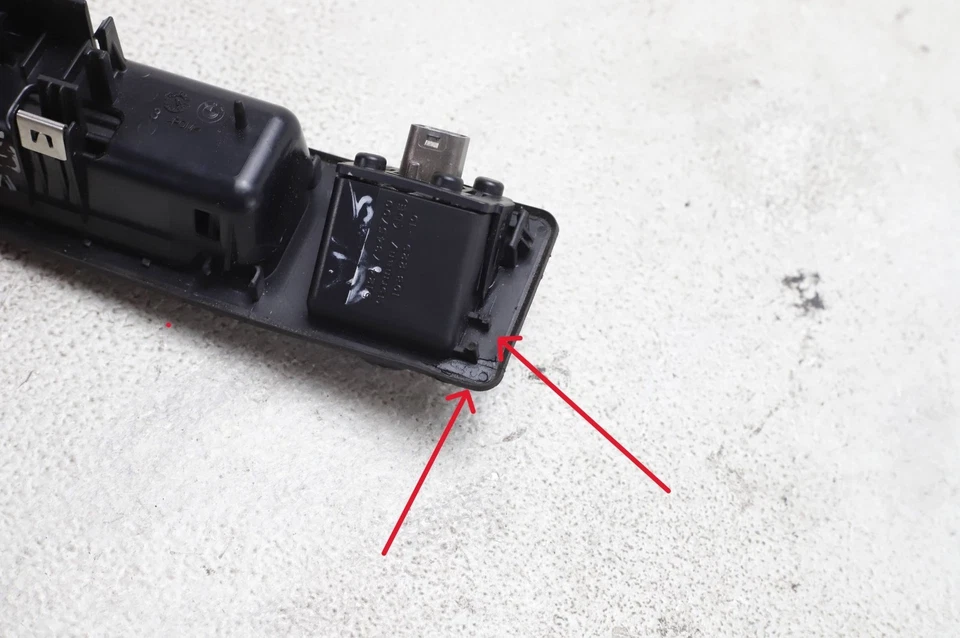 BMW X3 F25 2015 Maniglia Del Bagagliaio Con Telecamera 7345700 - Изображение 3 из 4