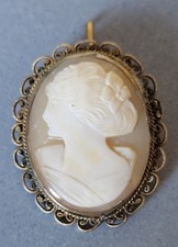 Vintage Camio Brooch In Pendant In Gold Tone with Filigree And Elegant Lady In