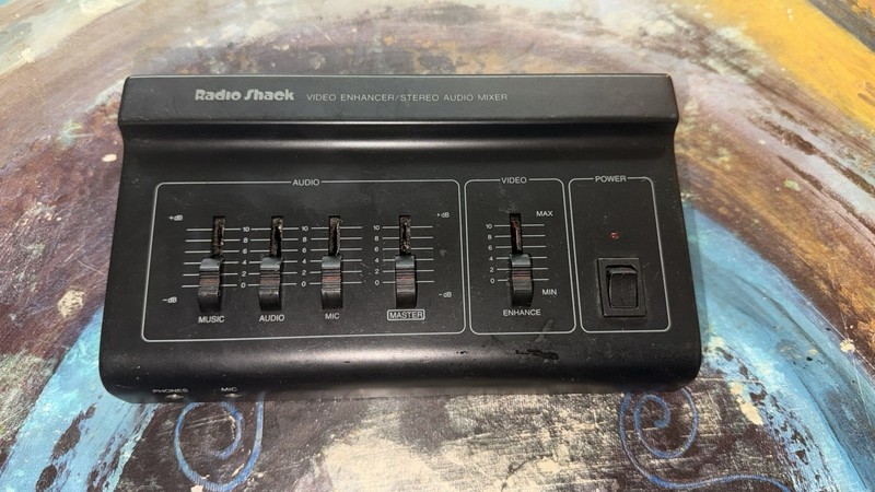 Radio Shack 15-1961 Realistic Video Enhancer Stereo Audio Mixer
