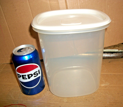 Vintage Rubbermaid 3 Qt/12 Cup #6 Servin Saver Food Storage Canister/Container