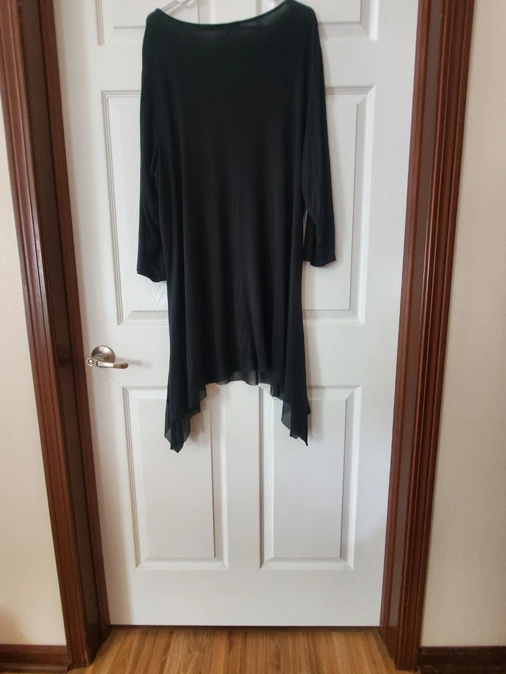 Vestido negro elástico Cupio para mujer talla 2X diseño columpio completo debajo de la rodilla cuello en V Foto 2 de 4