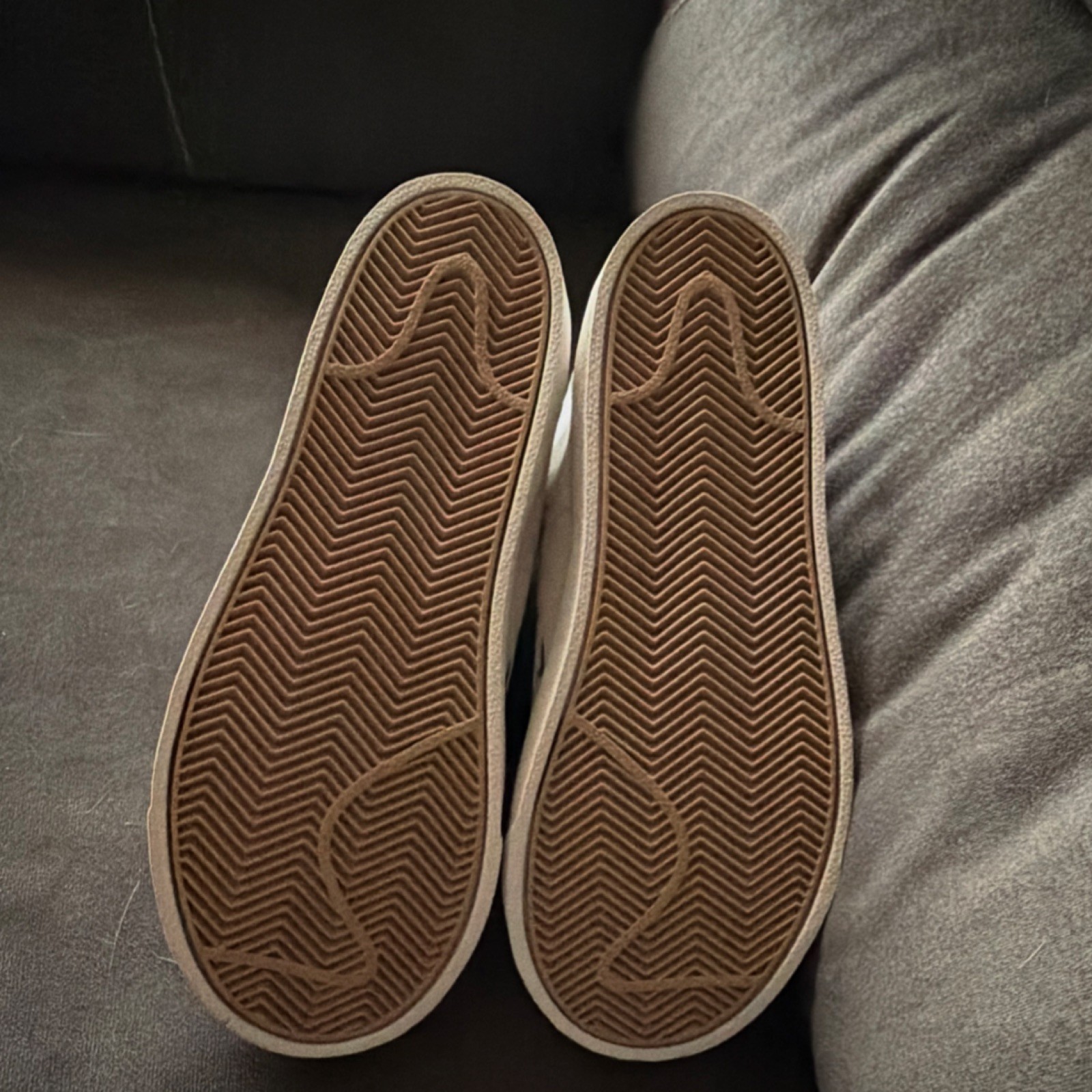 Nike Blazer MID Boys White High Top Lace Up Sneakers Round Toe Size 3Y thumbnail 3