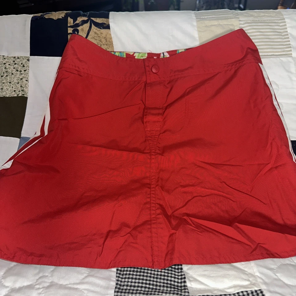 EXCELENTE FALDA CUBIERTA NIÑA VIEJA AZUL MARINO REVERSIBLE ROJA CON TABLAS DE SURF TALLA 14 Foto 3 de 4