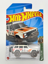 2023 Hot Wheels ’95 Jeep Cherokee TREASURE HUNT Mud Studs 176/250 TH HKL02
