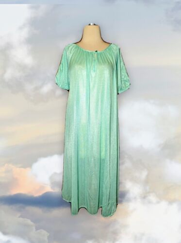 NWT DREAMWEAR Green Nightgown Pajamas NYLON USA Made One Size VINTAGE Women's