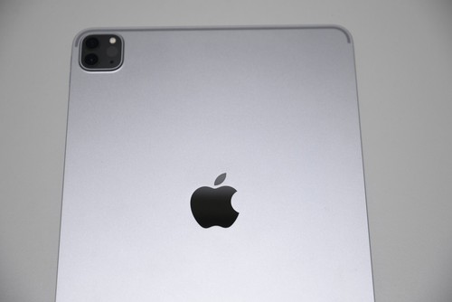 Apple iPad Pro 11" 4. Gen 256GB Wi-Fi Silber – Gebraucht mit Gelbstich Display - Bild 9 von 14