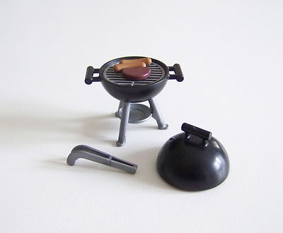 PLAYMOBIL (R630) MODERN HOUSE - Round Barbecue Lid with Clamp & Sausages