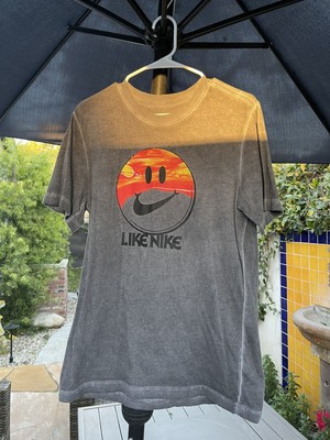 nike shirt smiley