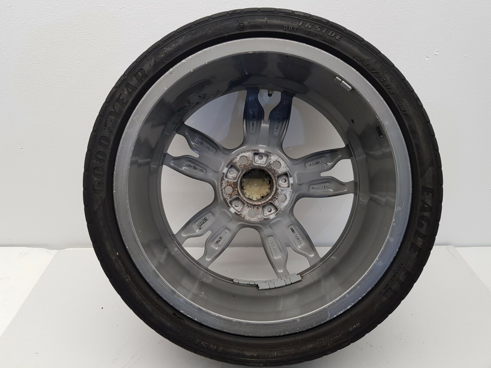 2013 BMW F 1 SERIES M-SPORT REAR ALLOY WHEEL WITH TYRE GENUINE  