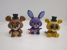 Mini figuras FNAF Freddy, Bonnie y Golden Freddy usadas