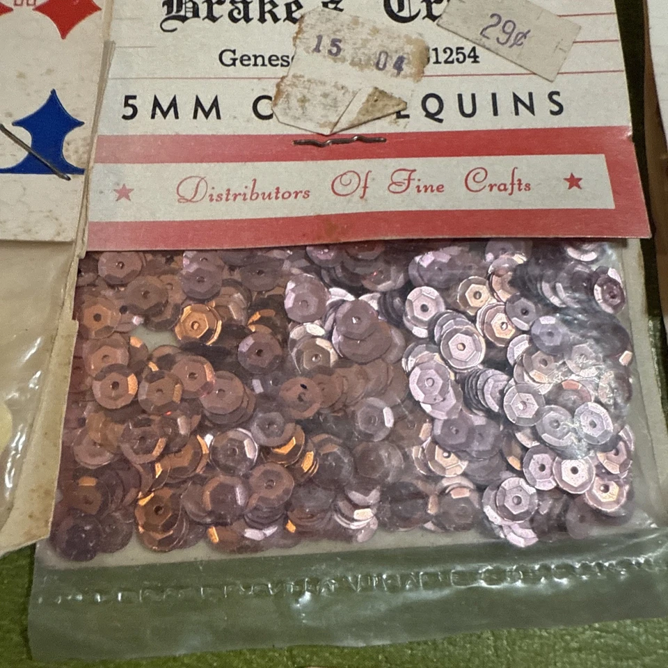 Lote grande de lentejuelas vintage años 60 NOS adornos navideños vintage campanas tintineo Foto 4 de 4