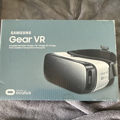 Samsung Gear VR SM-R322 Smartphone VR Headset, 96° FOV, White/Black