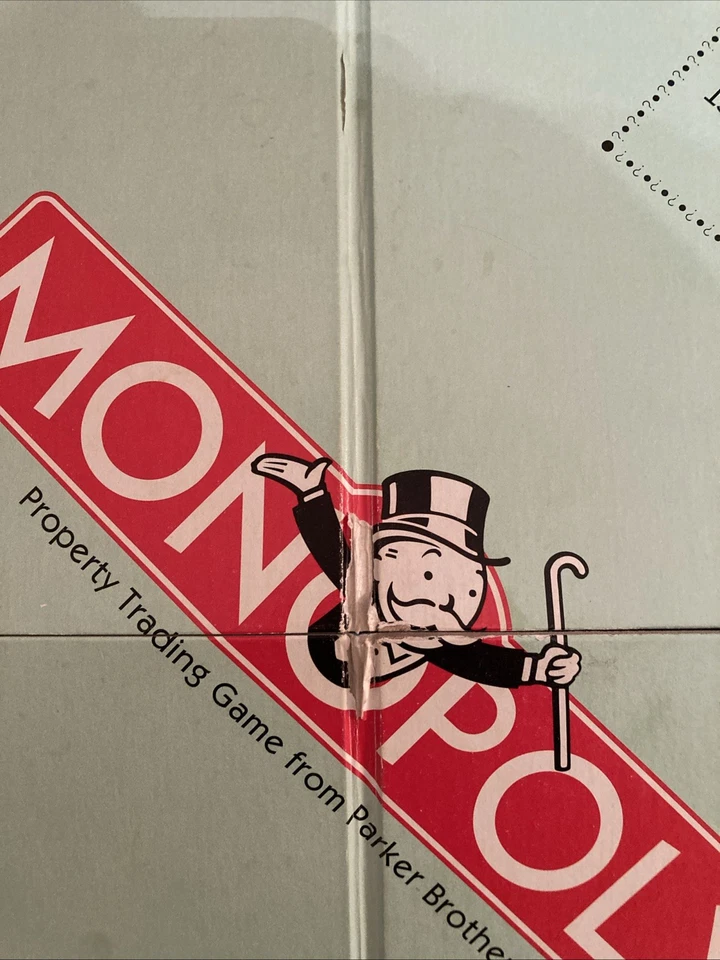 Monopoly Game by Parker Brothers Complete in Good Condition - Image 4 of 4