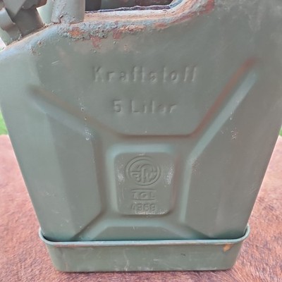 VINTAGE German Military Kraftstoff 5 Liter Jerry Can Set (2) +
