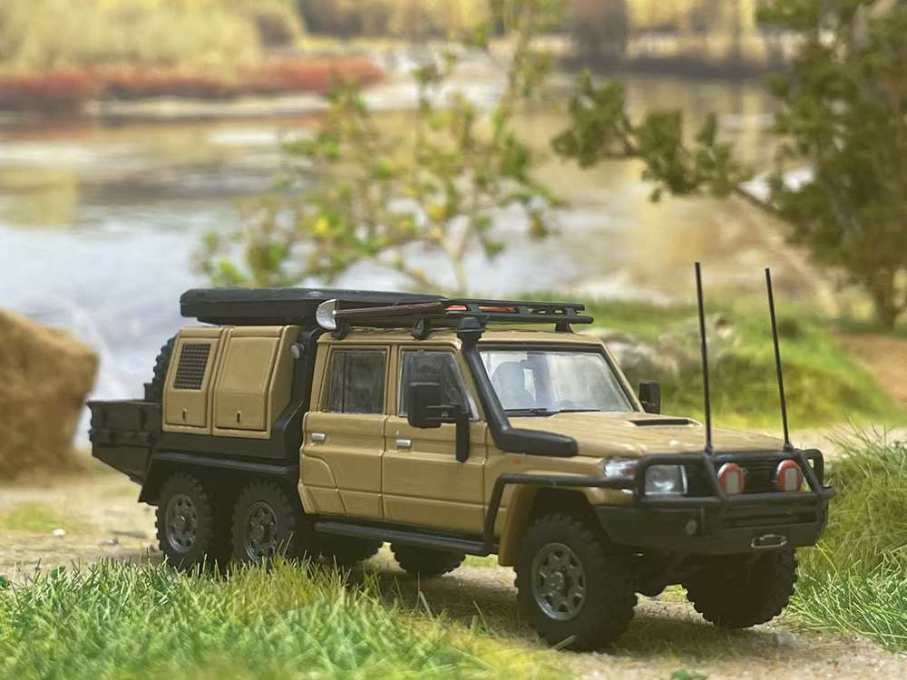MÔ HÌNH 1:64 AUTOBOTS MODEL - Land Cruiser LC79 Pickup Double Cabin Green Livery | Việt Nam