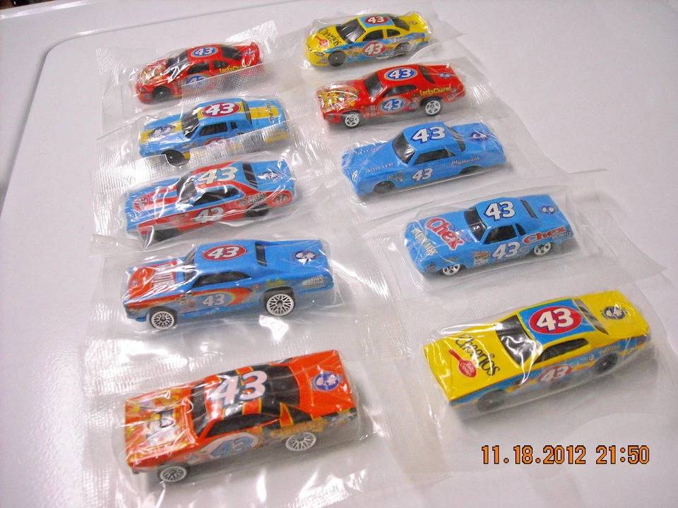 Richard Petty Hot Wheels Cereal Prizes Cheerios Lucky Charms Wheeties Sellado F1  Foto 2 de 4