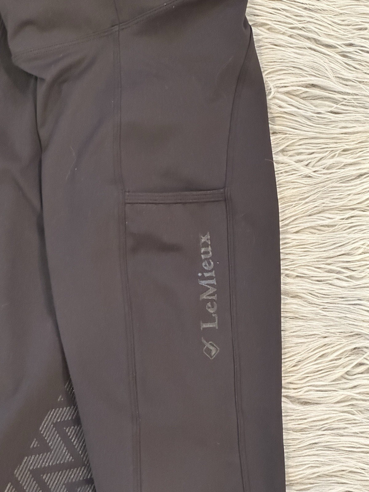 LeMieux Activewear Pull On Full Seat Silicone Breeches Black Side Pockets US 4