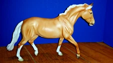 Breyer horse Slainte Surprise matt palomino sabino 800 made Breyerfest 2020