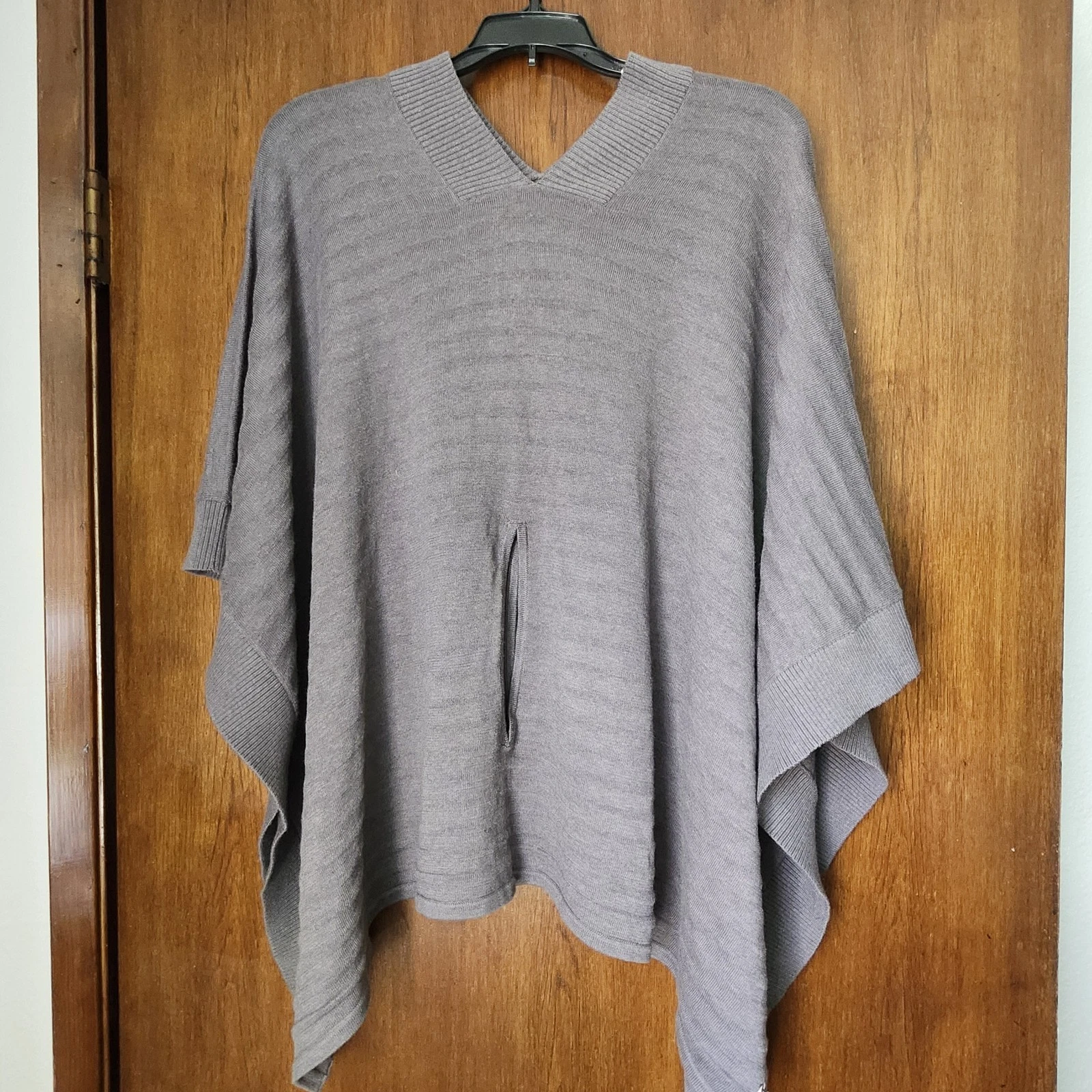 Lululemon Forward Flow Poncho Gray One Size OS Silk Blend Knit Wrap Sweater
Opens in a new window or