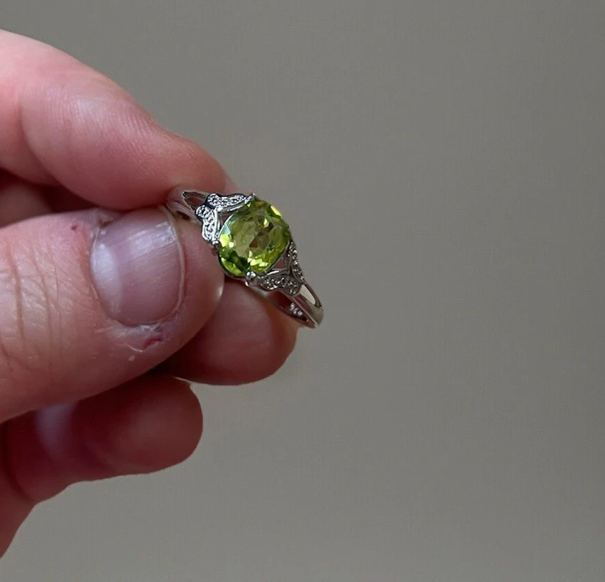Anillo de peridoto verde talla 8 blanco bronce hipoalergénico cristal piedras preciosas joyería  Foto 3 de 3