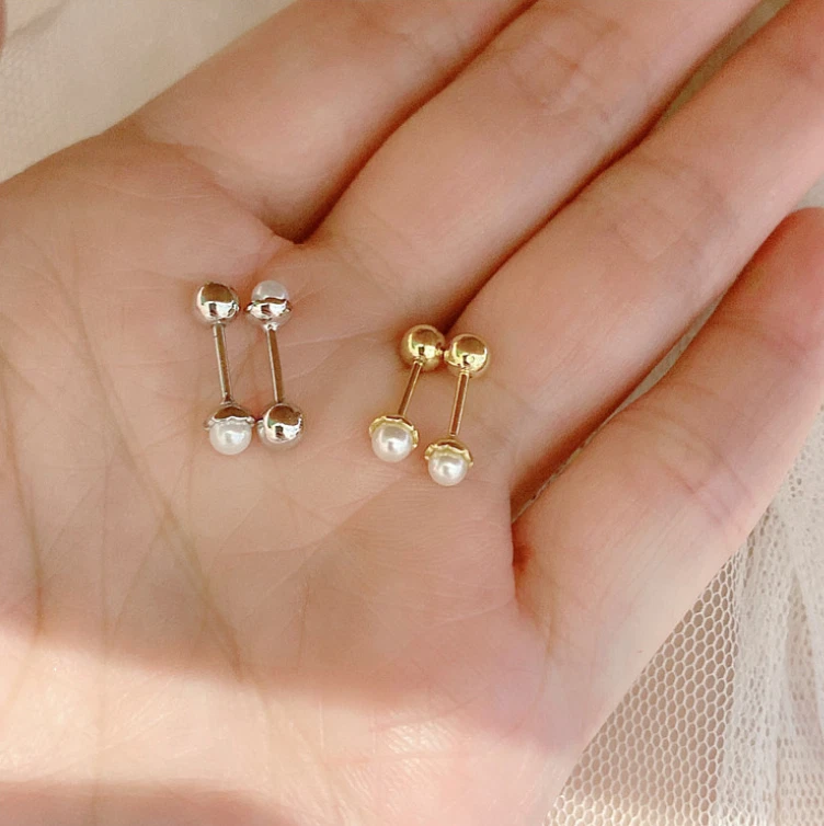 Pequeños aretes de plata de ley 925 con perlas con tornillo trasero caja de regalo de 4 mm Foto 2 de 4