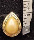 Vintage Gold Tone Rim Yellow ed Faux Pearl Teardrop Stud Post Earrings Jewelry  — photo 6