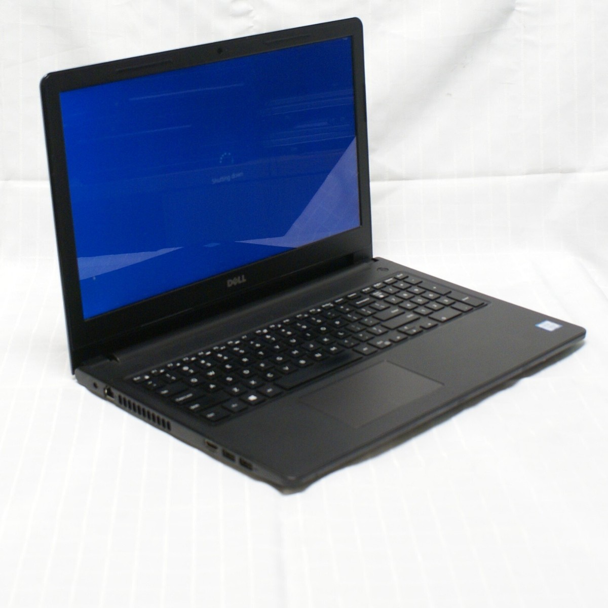Dell Inspiron 15-3567 15.6 in i3-7100u 2.40Ghz 8GB 1TB Win 10 Home