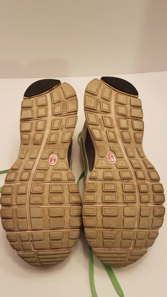 Zapato aeróbico Nike Fitso para mujer verde y blanco talla 8 buen estado apenas usado Foto 2 de 4