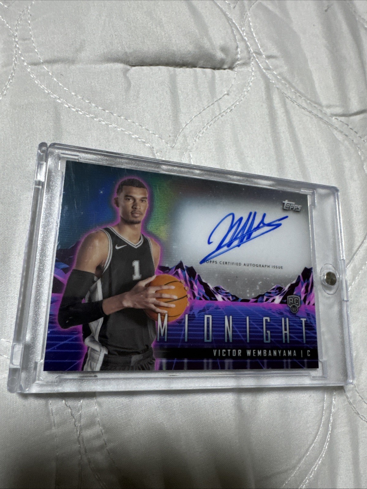 2023-24 Topps Midnight - Rookie Horizon Signatures Victor Wembanyama (AU, RC)