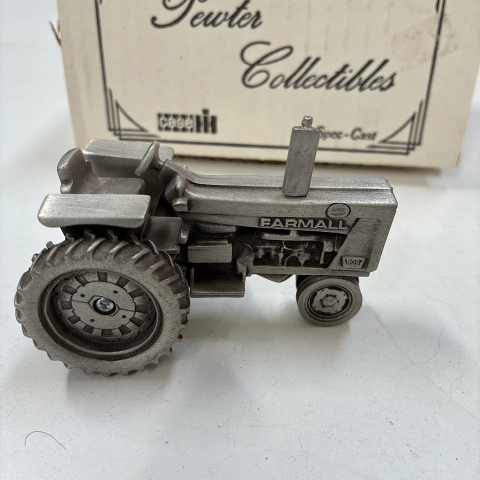 Modelo de tractor de colección Farmall 806 escala 1/64 de peltre fundido Spec Foto 3 de 4