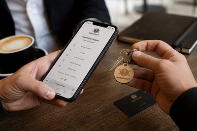 Personalisierter NFC Schlüsselanhänger mit Logo | Digitale Visitenkarte aus Holz