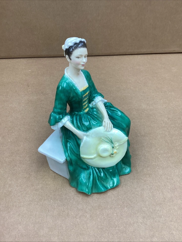 Royal Doulton "A LADY FROM WILLIAMSBURG"  #HN 2228 Bone China Figurine - Image 3 of 4