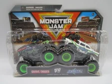 Spin Master Monster Jam Grave Digger Vs Avenger Die Cast Truck 1:64