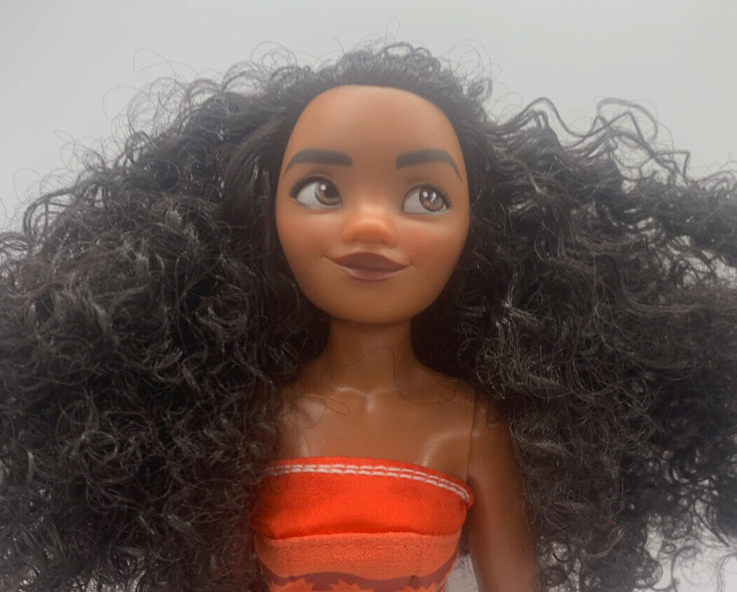 Disney Store Singing Moana 11" Jointed Princess Doll No accessories