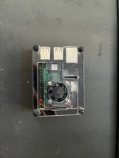Raspberry Pi 3b mit Gehäuse und Kühlkörper...