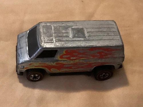 Hot Wheels Redline 1974 Super Van Super Chromes Red Yellow Flames - Hong Kong -