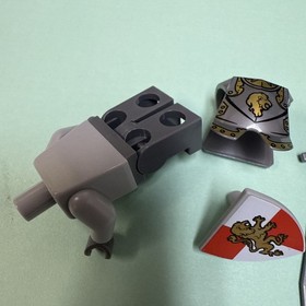 Lego Kingdoms Lion Knight Armor Gray Beard Minifigure 7947