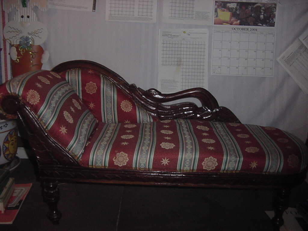 ANTIQUE CHILDS FAINTING COUCH eBay