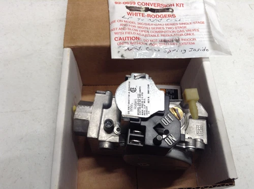 New In Box OEM White Rodgers Furnace Gas Valve 36J52-212