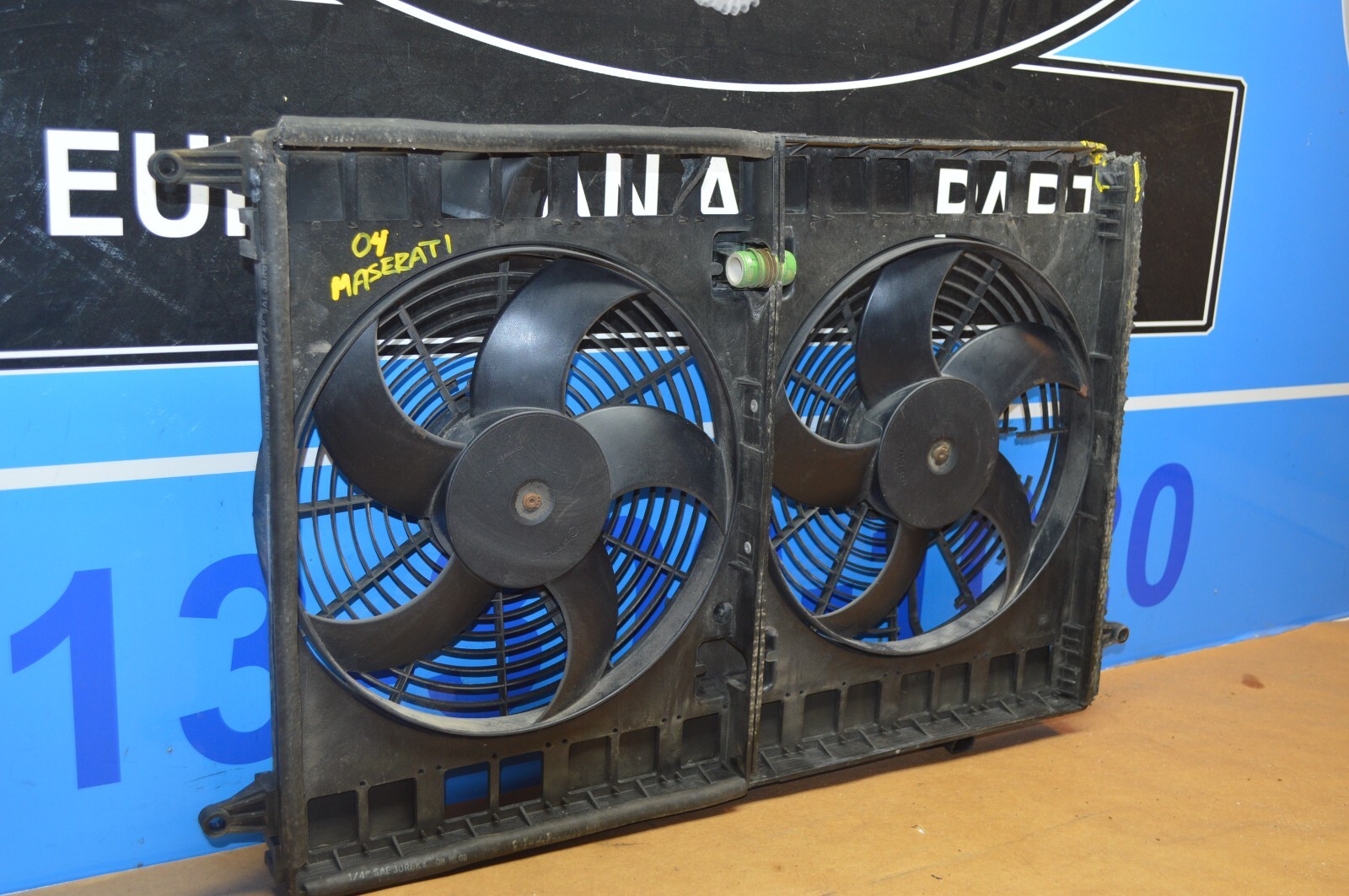 2004 M138 MASERATI GT COUPE RADIATOR COOLING FAN FANS & SHROUD ASSEMBLY