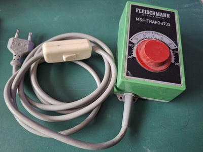 Fleischmann MSF-Trafo 6735 50/60Hz 7,5VA 220 V gut    ( Ein und Ausschalter )