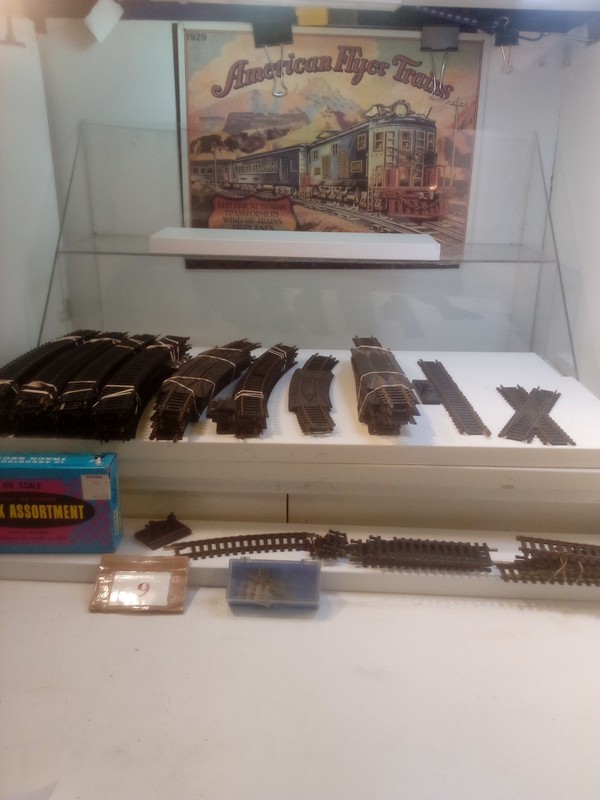 HO SCALE TRACK LOT 80 TOTAL PIECES PRE OWENED SEE DISCRIPTION