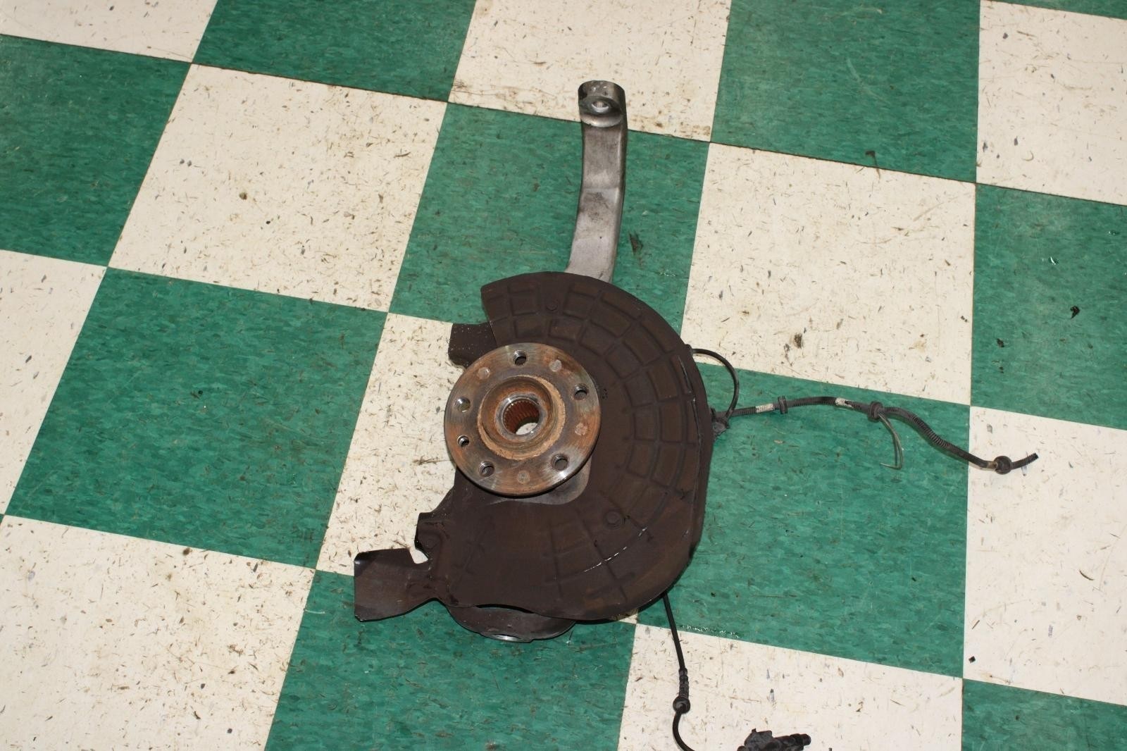 14-17 Ghibli Front Driver Side Left LH LF Spindle Knuckle Hub OEM Factory OE WTY